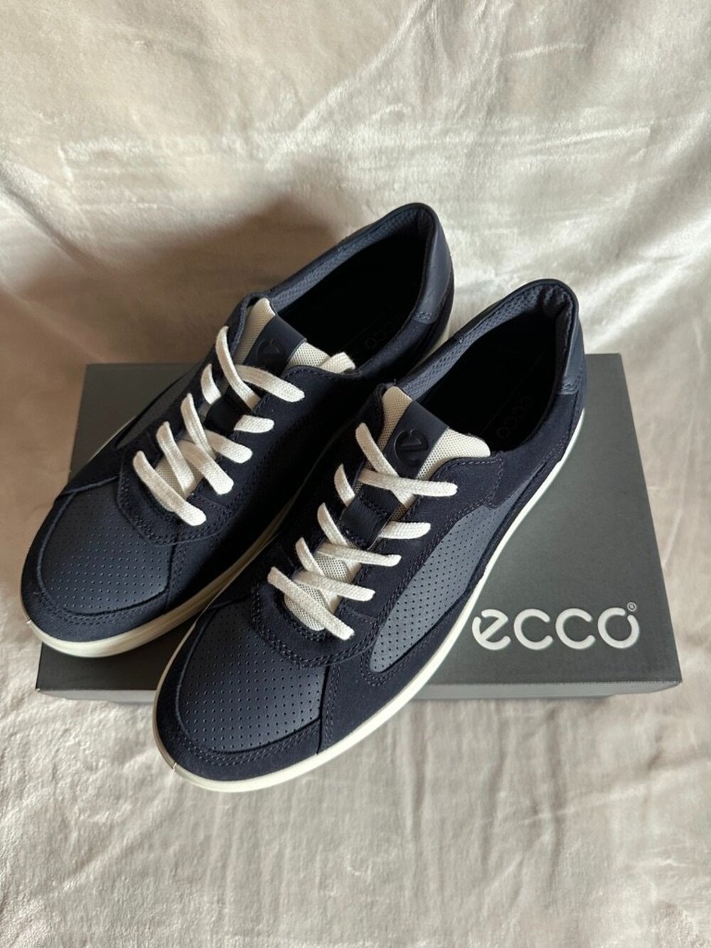 NIB! ECCO 857754 Soft Classic Lace Up Men's Sneaker US11/EU45 In Night Sky/Navy